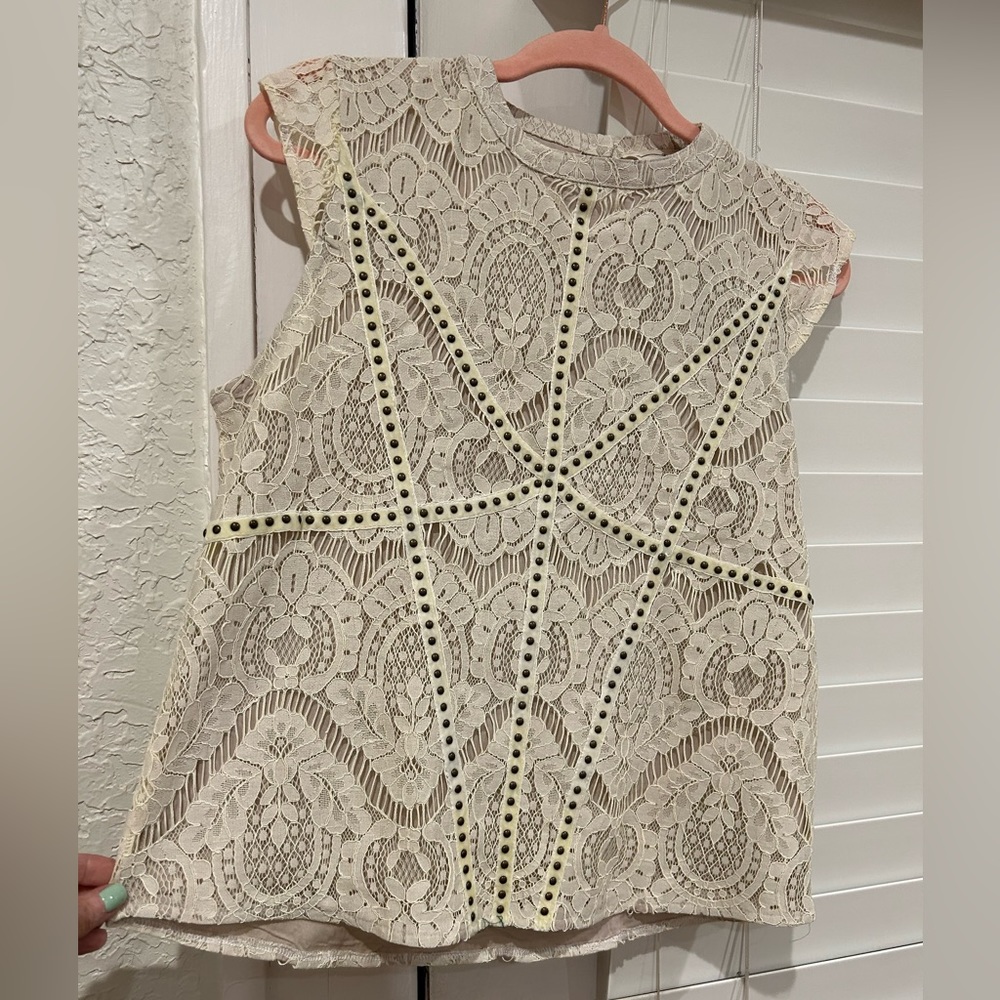 Tan lace Mia Joy shirt. Size M.